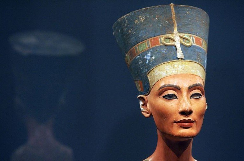 Arqueólogos acreditam ter encontrado a múmia de Nefertiti