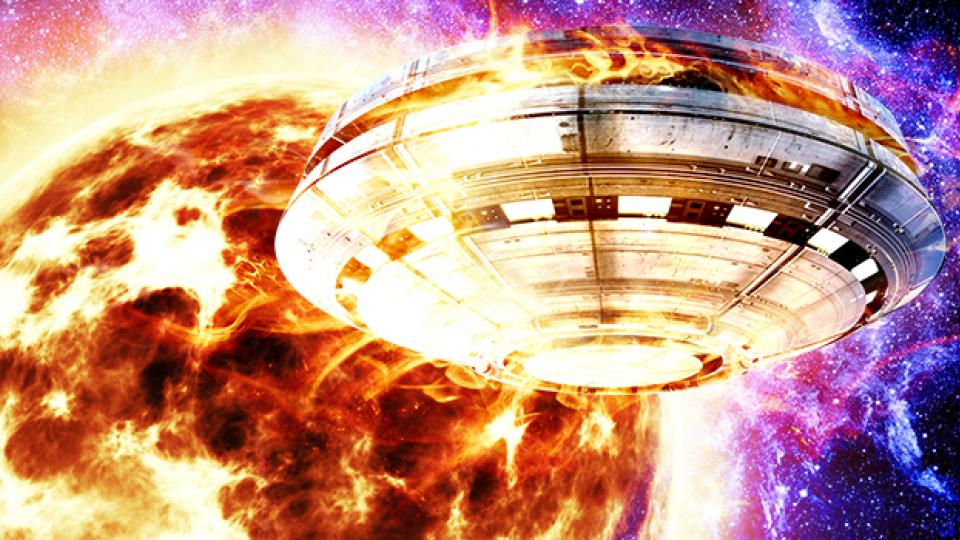 Enorme OVNI está na superfície do sol há mais de um ano