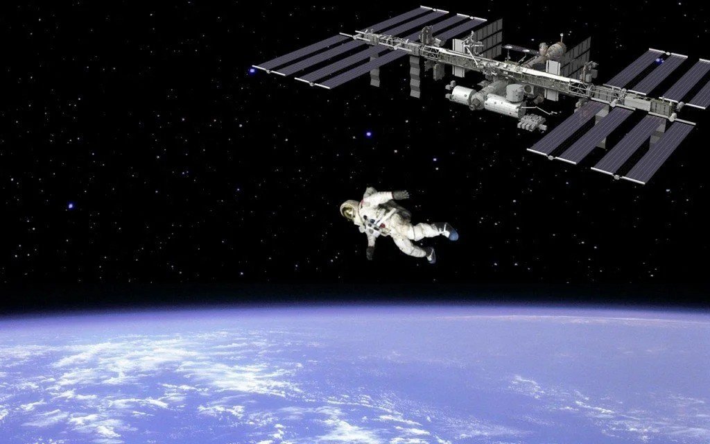O que aconteceria se você pulasse da Estação Espacial Internacional