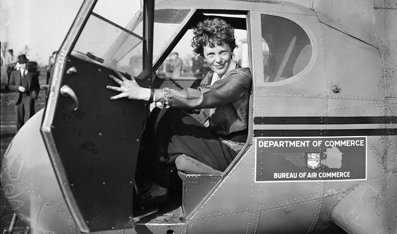 Nova pista de Amelia Earhart: códigos invisíveis encontrados em painel de metal misterioso