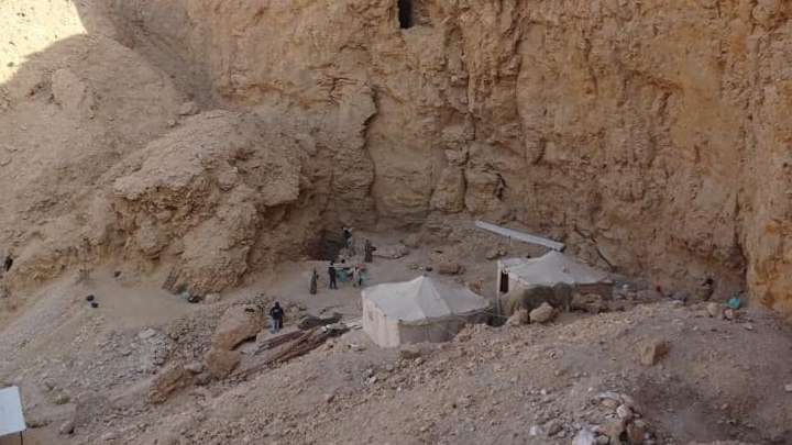 Arqueólogos descobrem tumba faraônica de 3.500 anos no sul do Egito