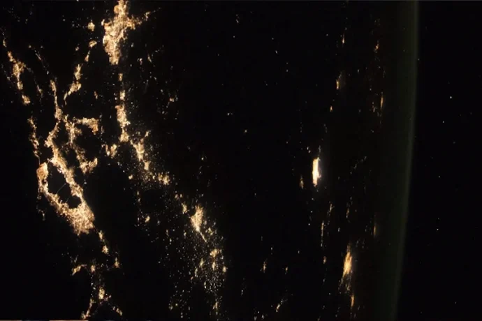 NASA compartilha vídeo da Terra em ângulo surpreendente