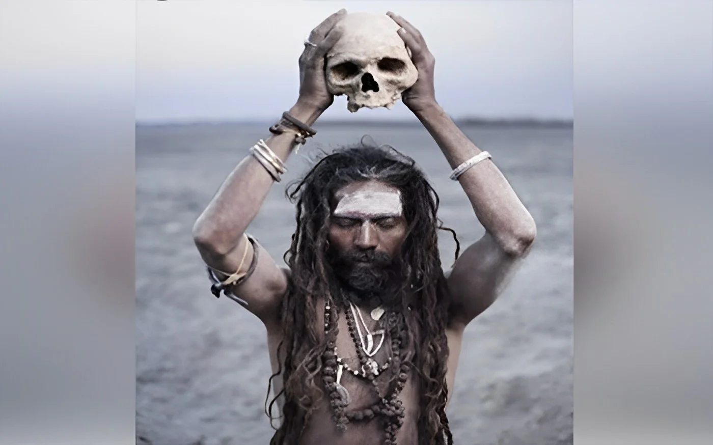 Aghori: A polêmica seita hindu - Collorau