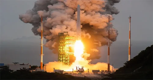 foguete KSLV-2 da Coreia do Sul lança sete satélites