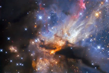 Hubble captura show de luzes de poderoso jato protoestelar