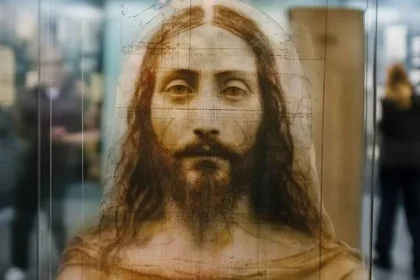 IA reconstrói rosto de Jesus com base no Santo Sudário