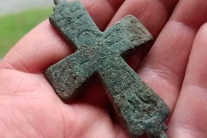 Relicário de cavaleiro medieval encontrado na Polônia