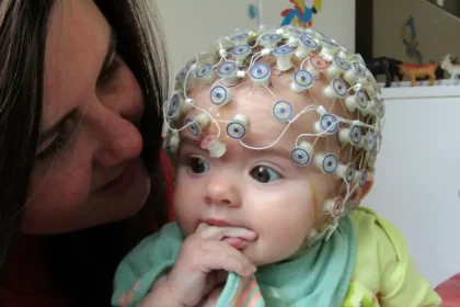 Bebês de Quatro Meses Demonstram Consciência Multissensorial