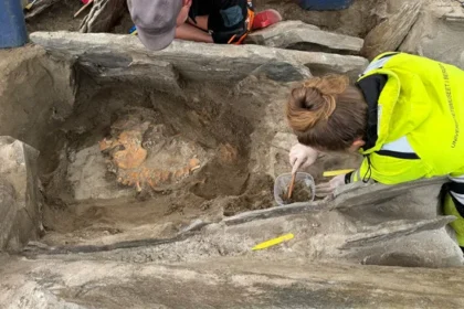 Tumba de 4.000 anos descoberta na Noruega
