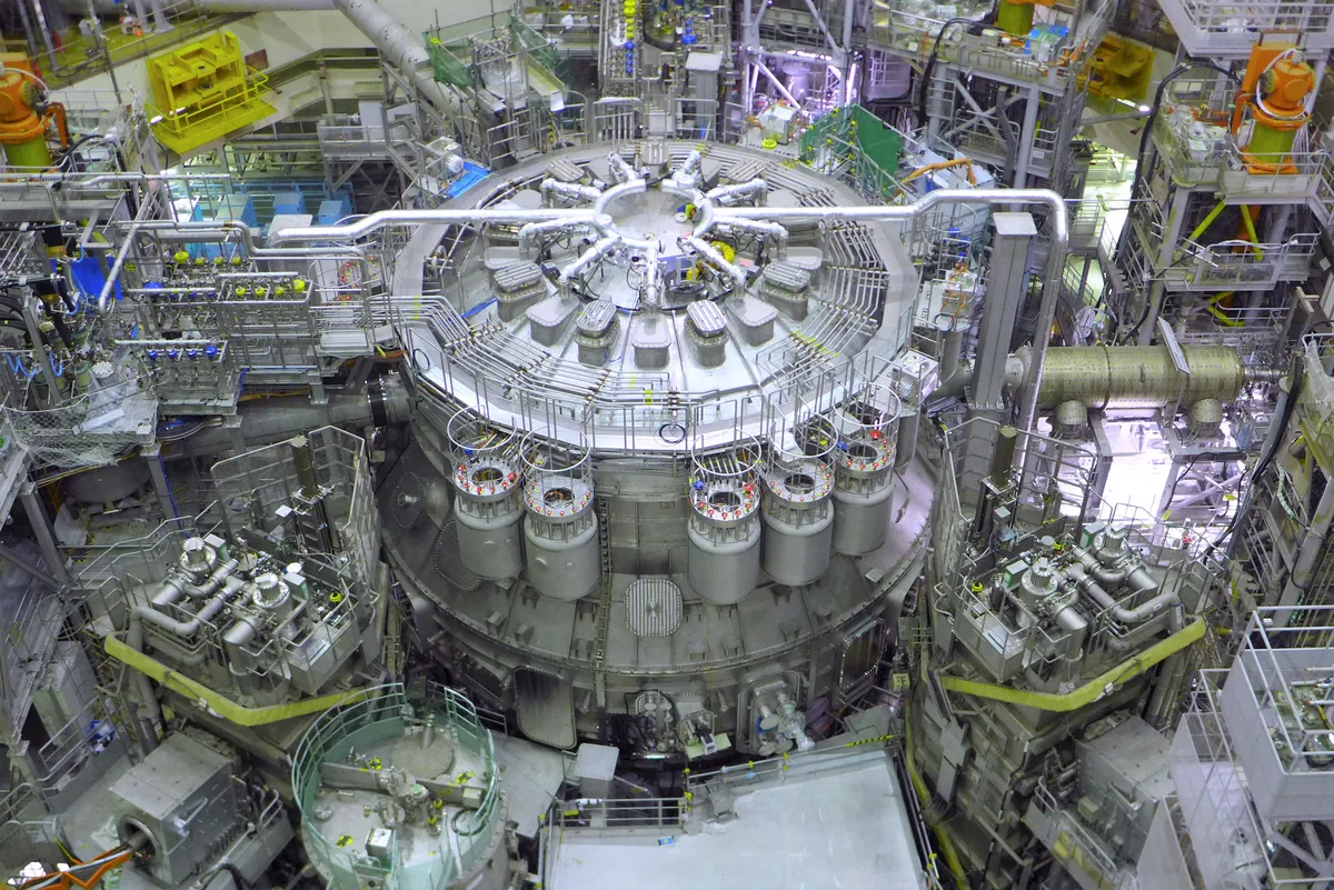 Maior reator de fusão nuclear do mundo é inaugurado no Japão