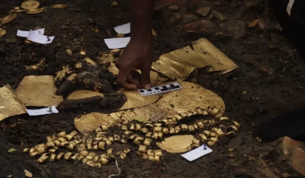 Uma grande tumba repleta de ouro foi descoberta no Panamá