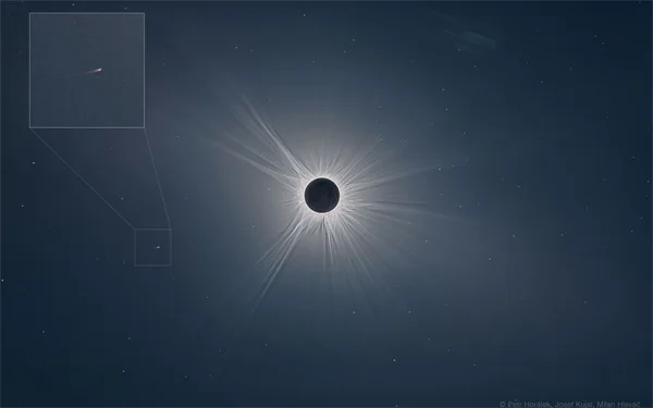 Havia um cometa perto do Sol durante o eclipse