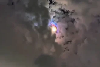 Luzes piscantes sobre o Canadá